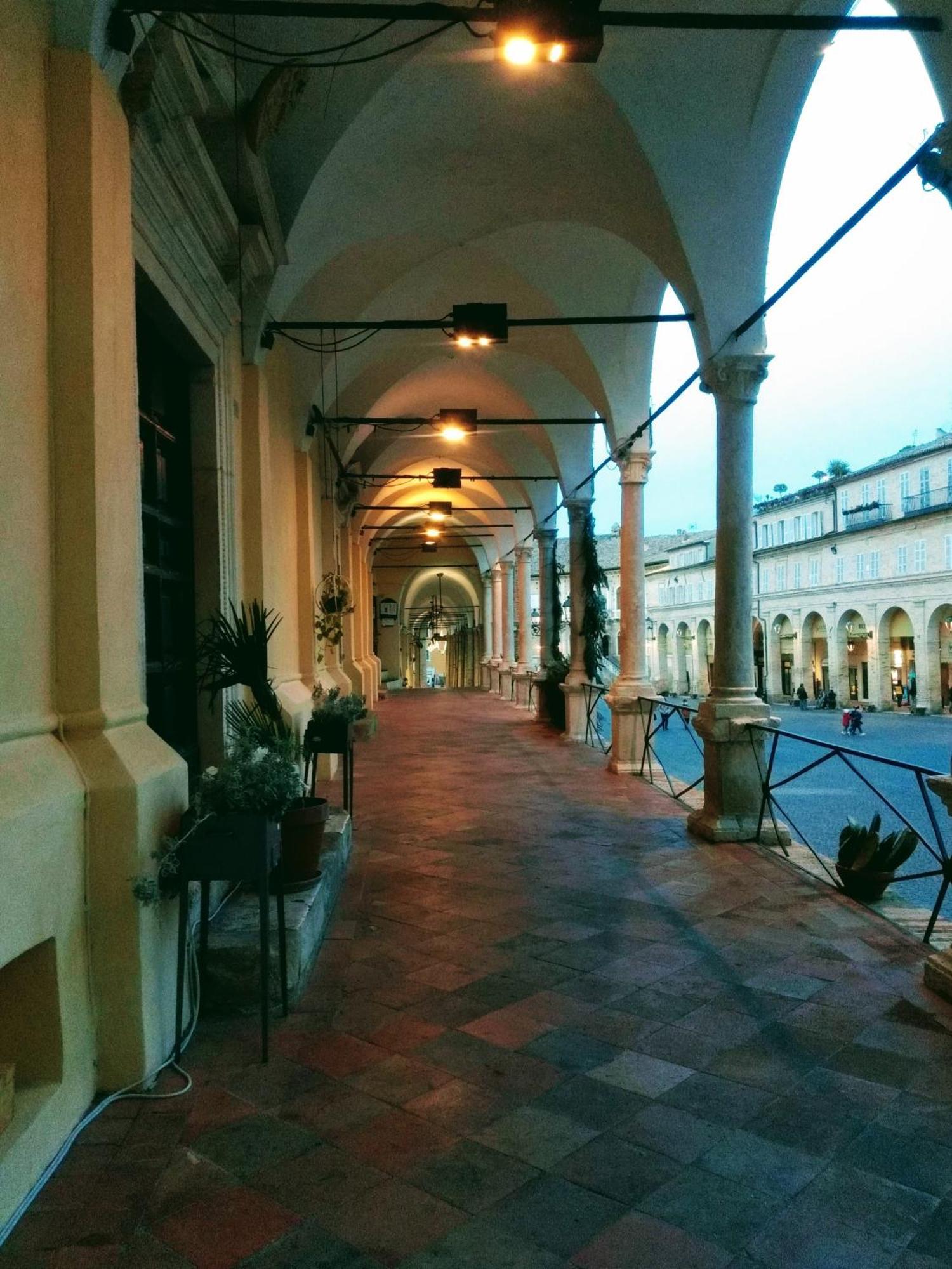 Casa vacanze Nel Centro Storico Di Happy Song Fermo